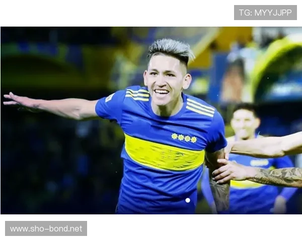 Lautaro训练中展现轻松一面 状态回暖备受期待