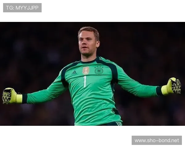 诺伊尔与卡西利亚斯：反应型与出击型门将风格对比分析