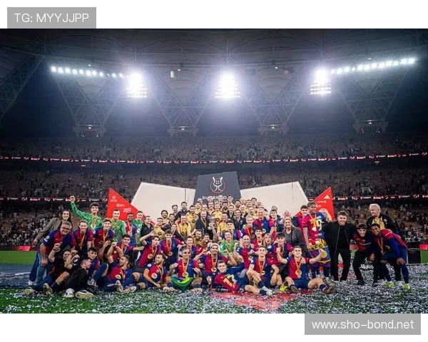 巴萨进攻体系边路依赖性问题显现,战术多样性面临考验 巴萨进攻体系边路依赖性问题显现,战术多样性面临考验